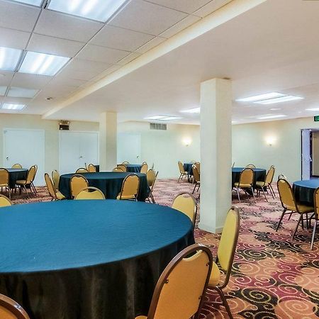 Econo Lodge - South Bend Exteriör bild