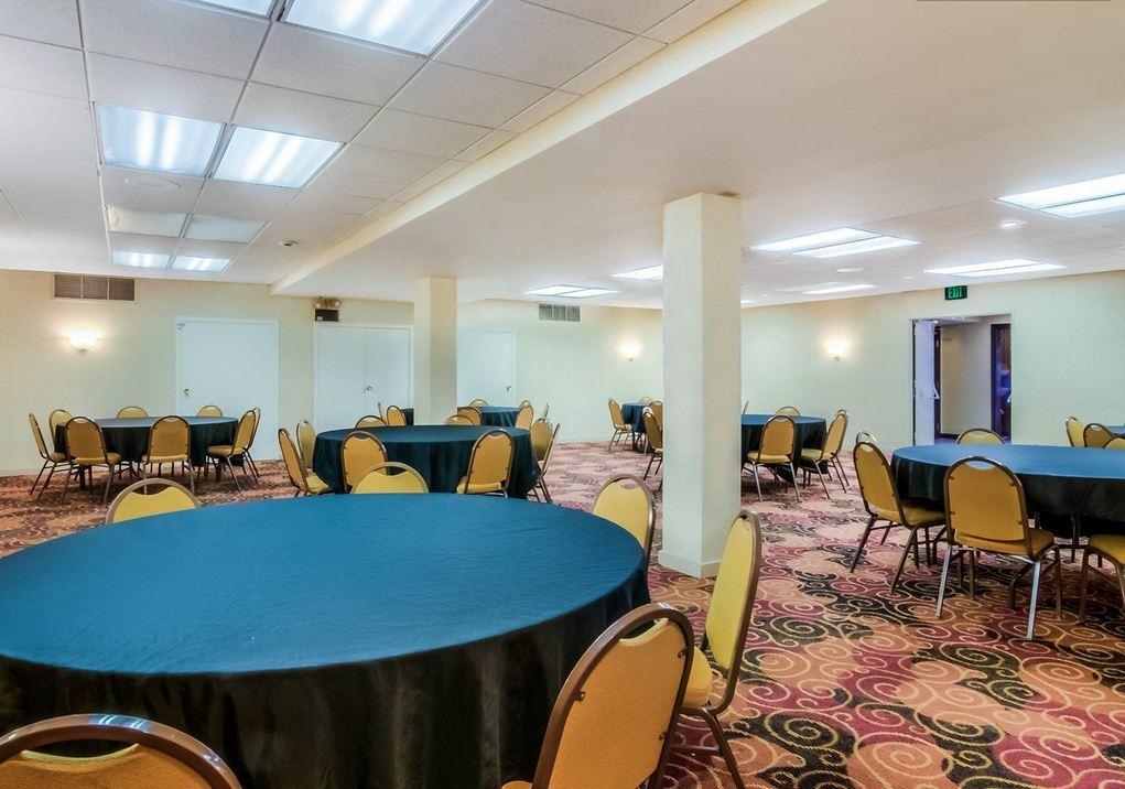 Econo Lodge - South Bend Exteriör bild